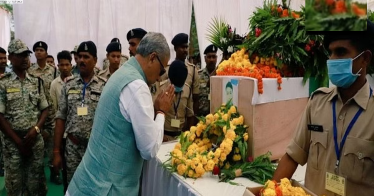 Dantewada attack: BJP leader Om Prakash Mathur pays homage to slain personnel
